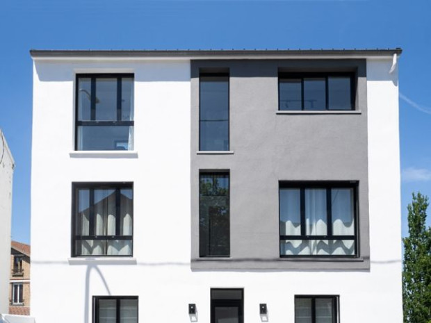 Une petite maison m&eacute;tamorphos&eacute;e pour loger plusieurs g&eacute;n&eacute;rations