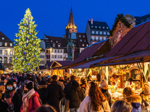 Chalets du march&eacute; de No&euml;l de Strasbourg