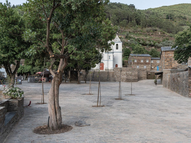 Place et office de tourisme de Pi&oacute;d&atilde;o