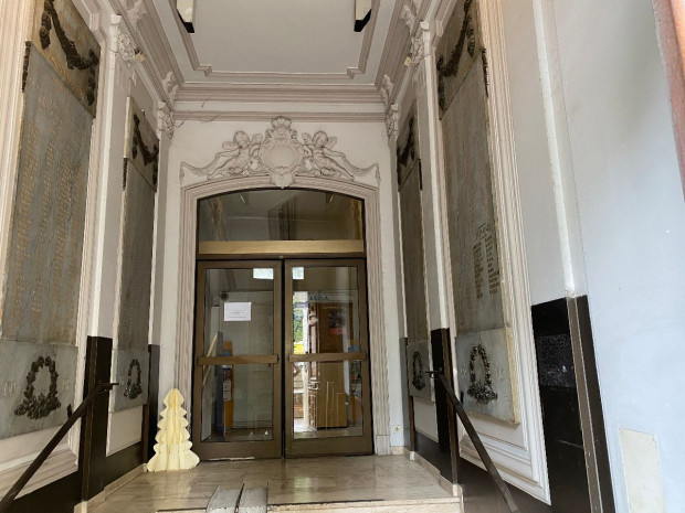 Hall avec les moulures Canebiere Gambetta