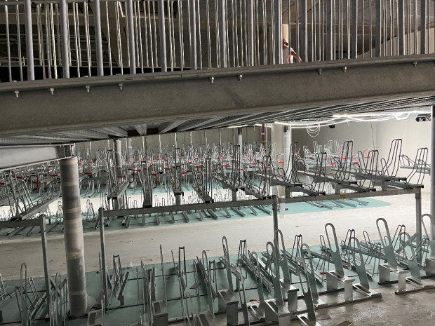 Parking &agrave; v&eacute;lo de 1500 places en place basse