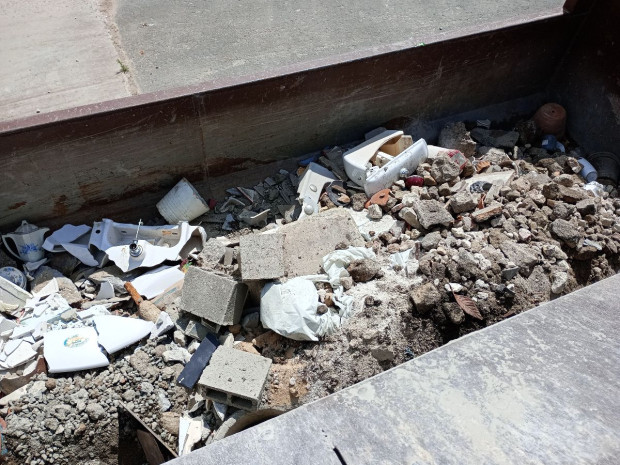 Benne &agrave; d&eacute;chets du b&acirc;timent