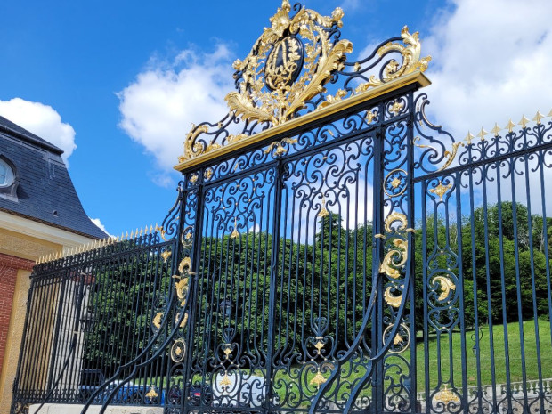 Grille ch&acirc;teau de Dampierre