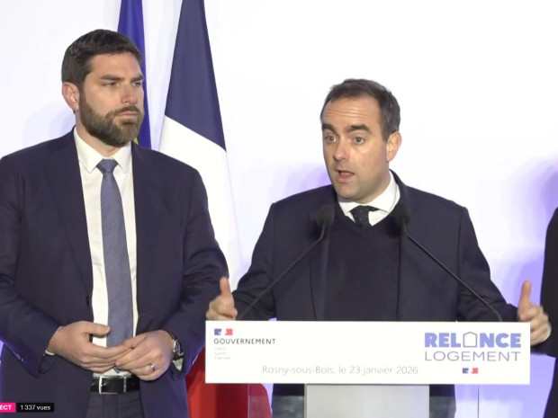Vincent Jeanbrun, ministre de la Ville et du Logement, et S&eacute;bastien Lecornu, Premier ministre, le 23 janvier 2026 &agrave; Rosny-sous-Bois.