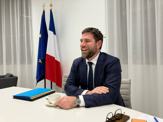 Vincent Jeanbrun, ministre de la Ville et du Logement, a re&ccedil;u la r&eacute;daction de Batiactu le 4 f&eacute;vrier 2026, au minist&egrave;re.