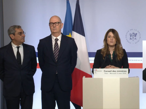 Les ministres Serge Papin (PME), Roland Lescure (Economie) et Maud Bregeon (Energie), le 11 mars 2026 au sortir du conseil des ministres.