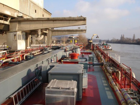 Le Sandre barge ciment Calcia