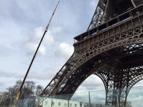 Tour Eiffel isolation par l\'extérieur