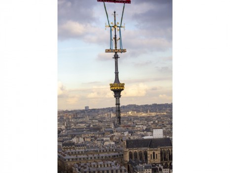 Couronne et croix © David Bordes - Rebâtir Notre-D