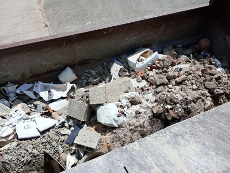 Benne &agrave; d&eacute;chets du b&acirc;timent